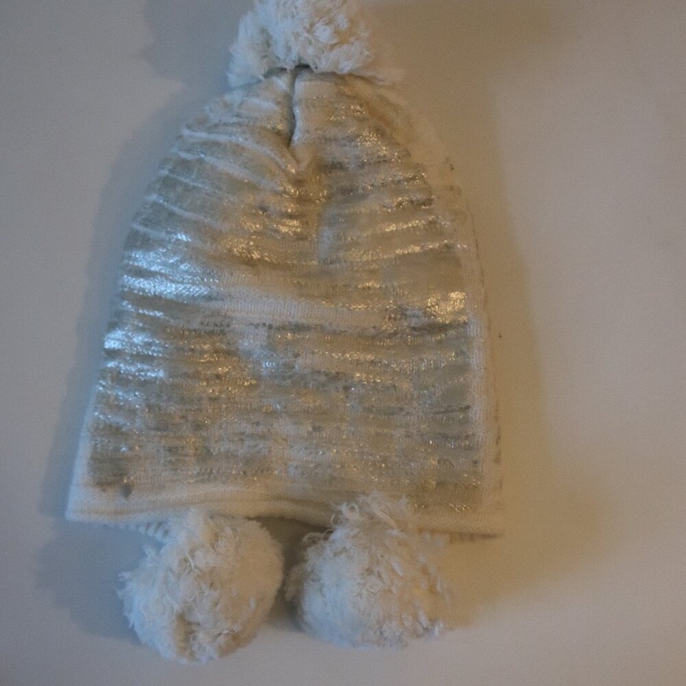 Womens Oblique Off/White Silver Pom Pom Beanie/Trapper Hat *